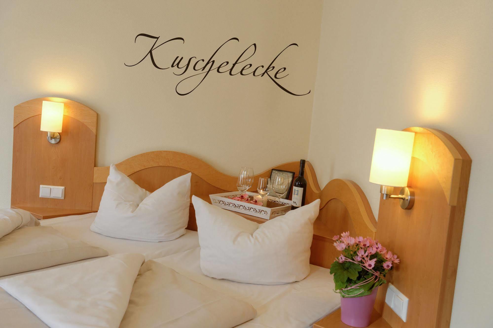 Hotel Restaurant Talblick Бад-Дитценбах Экстерьер фото