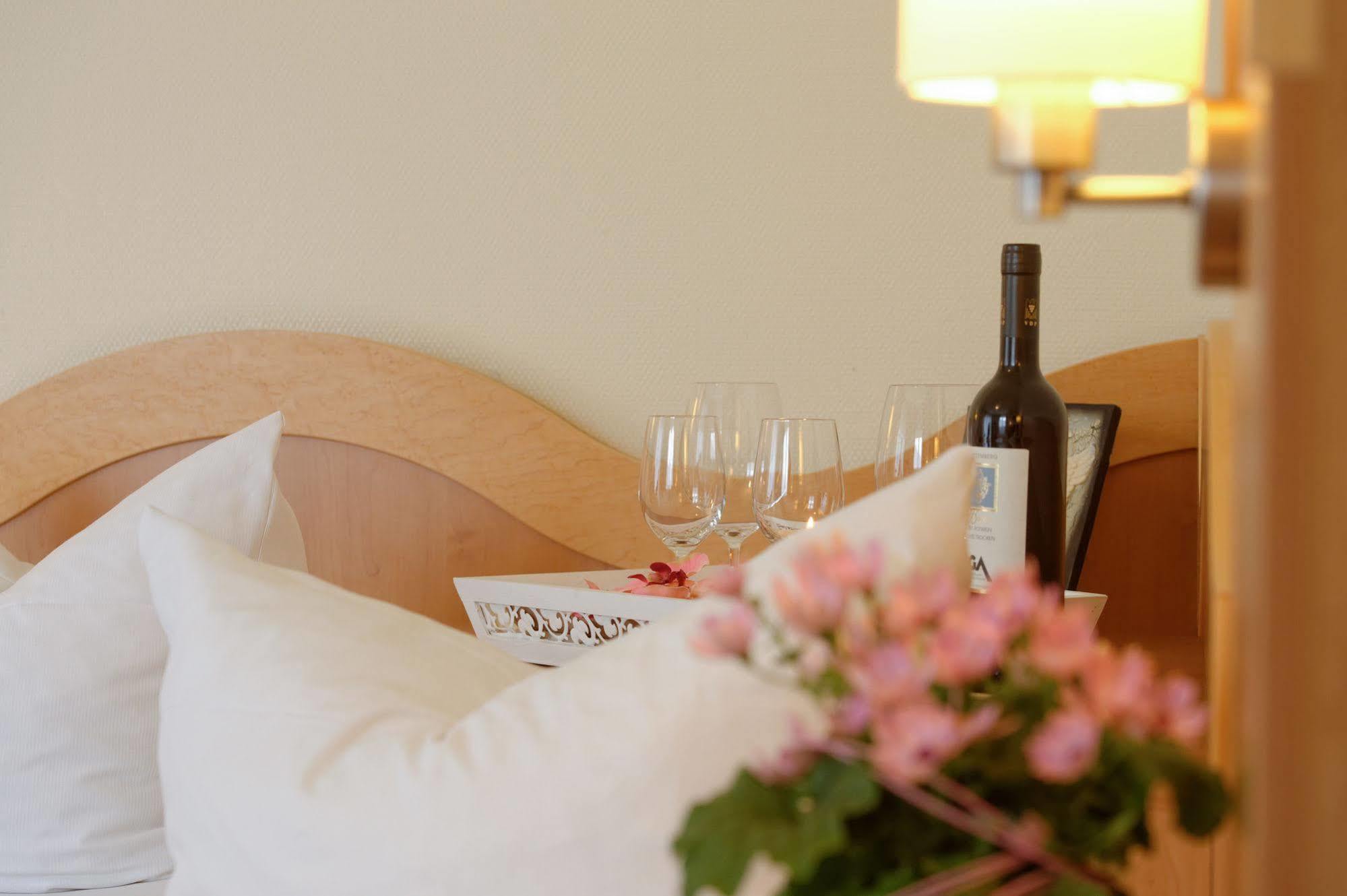 Hotel Restaurant Talblick Бад-Дитценбах Экстерьер фото